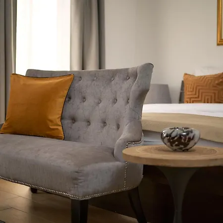 81 Апартаменты