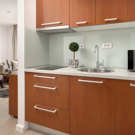 Апартаменты 81 *