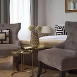 Apartman 81 *