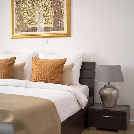 Apartamento 81 *